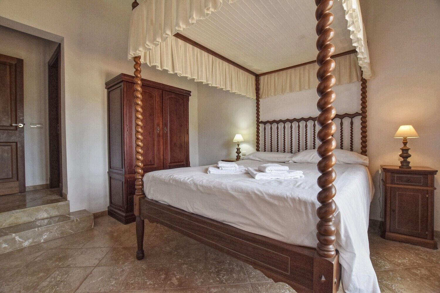 4 sovrum, strykjärn/strykbräda, gratis wi-fi och sängkläder