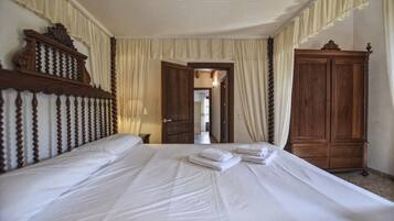 4 dormitorios, tabla de planchar con plancha, wifi gratis y ropa de cama