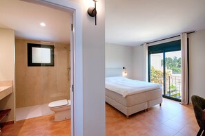 Bathtub, towels - Apartment 'Casa Joaquim Begur' with Mountain View, Wi-Fi and Air Conditioning (Begur)