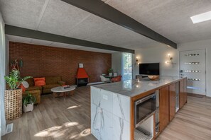 Interior - Retro Vibes | Mid-Century Gem in Springfield (Springfield)