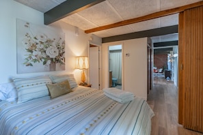 2 habitaciones, escritorio, wifi gratis y ropa de cama