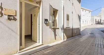 Holiday Apartment "Contessa Vacanze Byron" with Mountain View, 2 Balconies and Wi-Fi