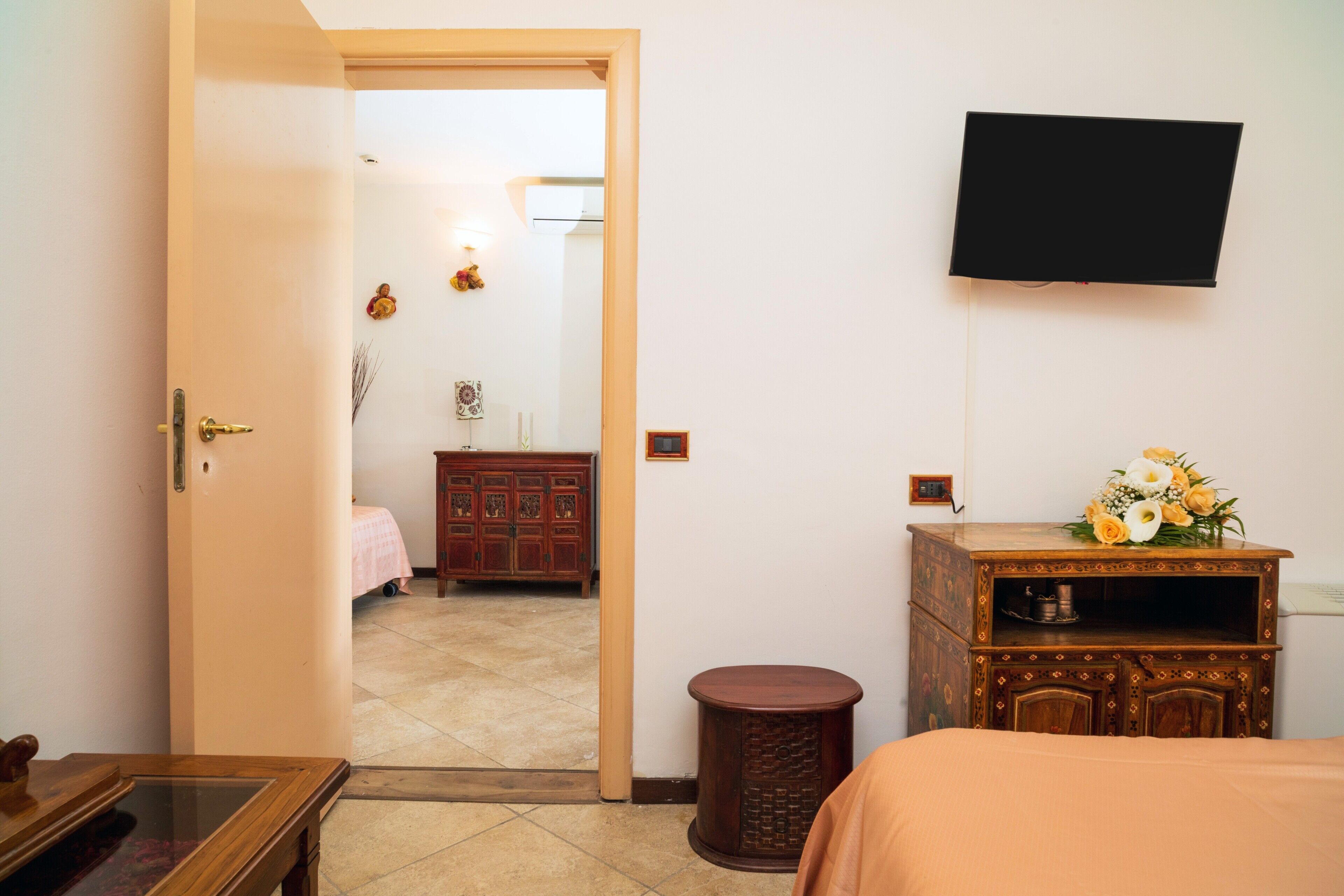 1 chambre, fer et planche à repasser, Wi-Fi gratuit, draps fournis