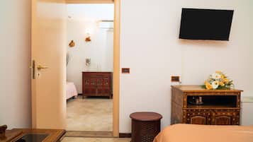 1 chambre, fer et planche Ă repasser, Wi-Fi gratuit, draps fournis