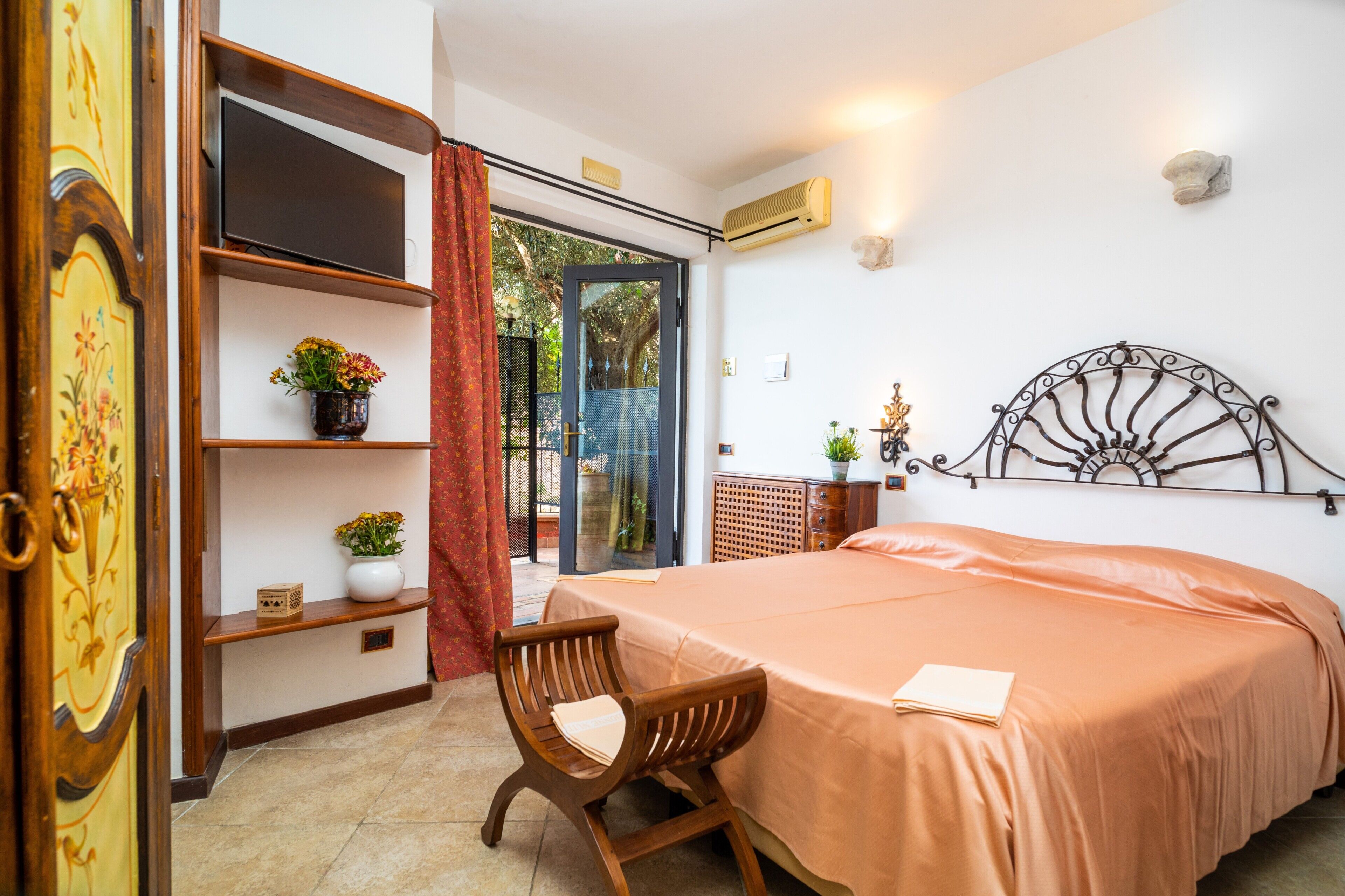 1 chambre, fer et planche à repasser, Wi-Fi gratuit, draps fournis