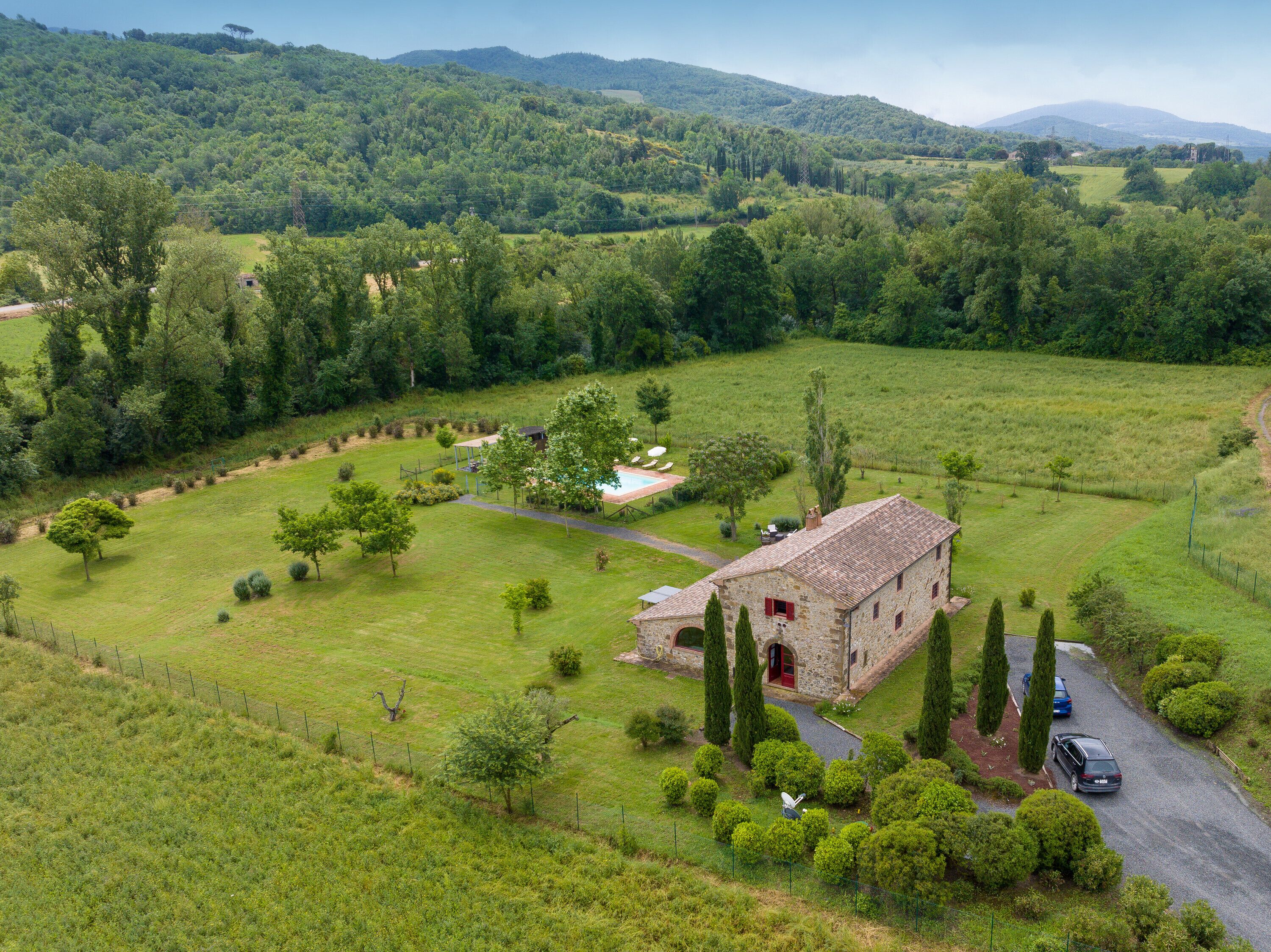 المنشأة من الخارج