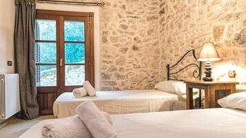 4 sovrum, strykjärn/strykbräda, gratis wi-fi och sängkläder