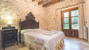 4 soverom, strykejern/-brett, wi-fi (inkludert) og sengetøy