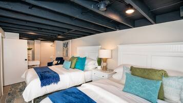 Desk, WiFi, bed sheets