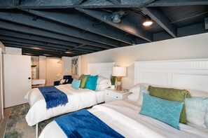 Desk, WiFi, bed sheets