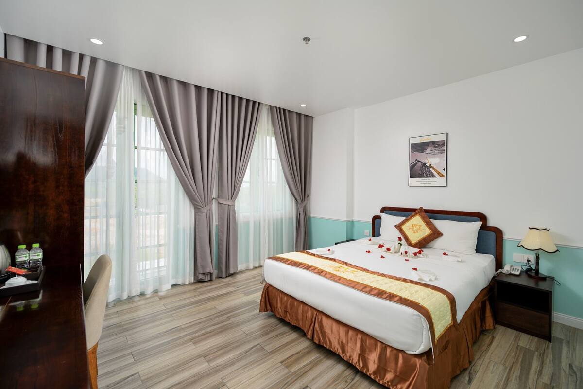 Phòng đôi Deluxe | Két bảo mật tại phòng, màn/rèm cản sáng, phòng cách âm 