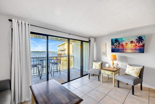 Gulf front condo with sunset views