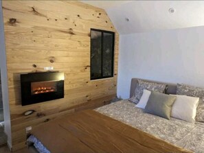 1 bedroom, desk, iron/ironing board, travel cot