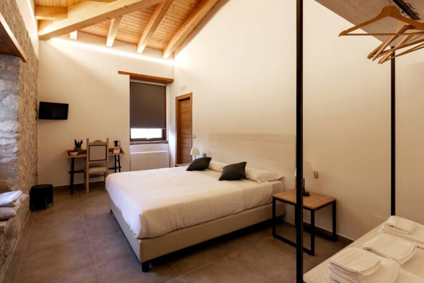 1 Schlafzimmer, Schreibtisch, WLAN, Bettwäsche