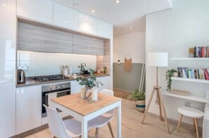 1 bedroom, hypo-allergenic bedding, desk, laptop workspace