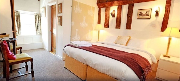 Deluxe Double Room | Free WiFi