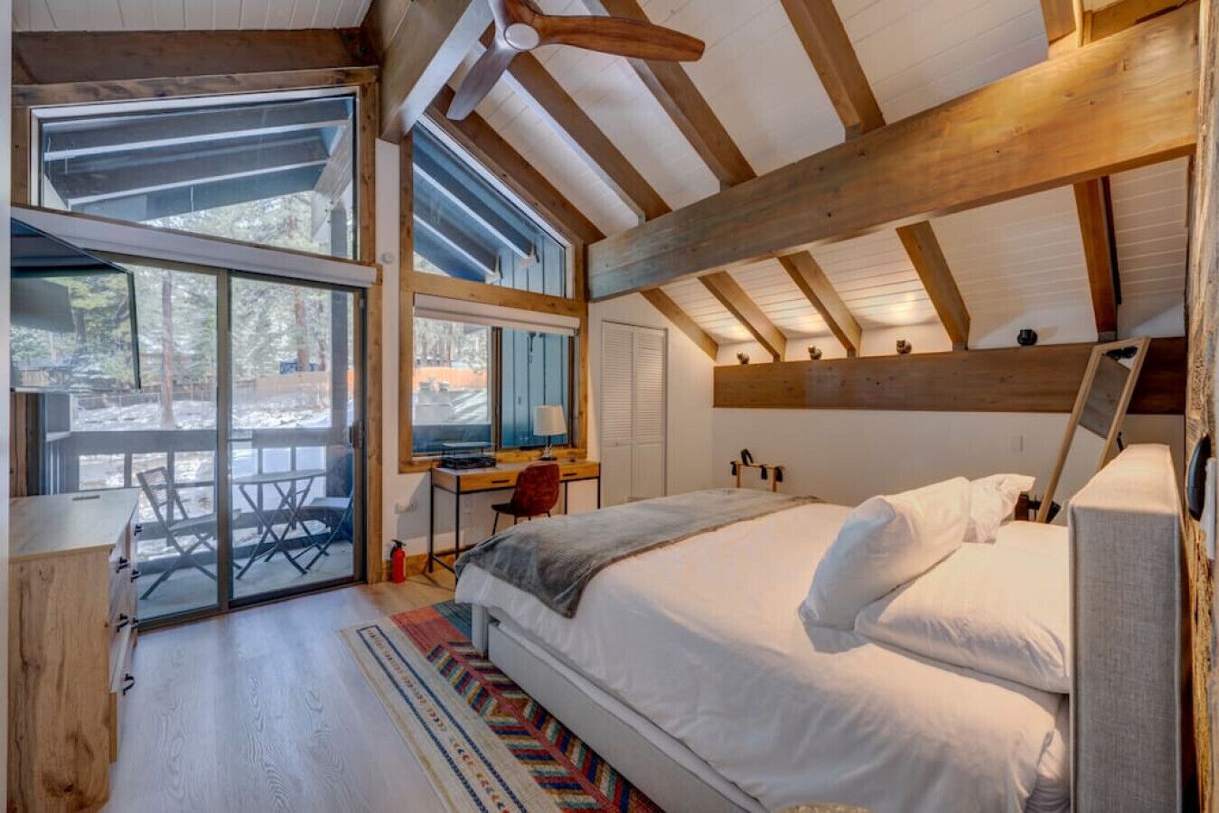 Unit A - Ski to Lake Tahoe · Extra Spacious 2BR Cabin w Office and Outdoor Deck