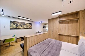 1 Schlafzimmer, Schreibtisch, Bügeleisen/Bügelbrett, kostenloses WLAN