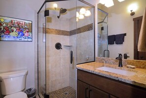 Bathtub, hair dryer, towels - Paradise Chalet, 3 BD/2BA, pet friendly, views! (Mt. Crested Butte)