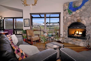 Interior - Paradise Chalet, 3 BD/2BA, pet friendly, views! (Mt. Crested Butte)