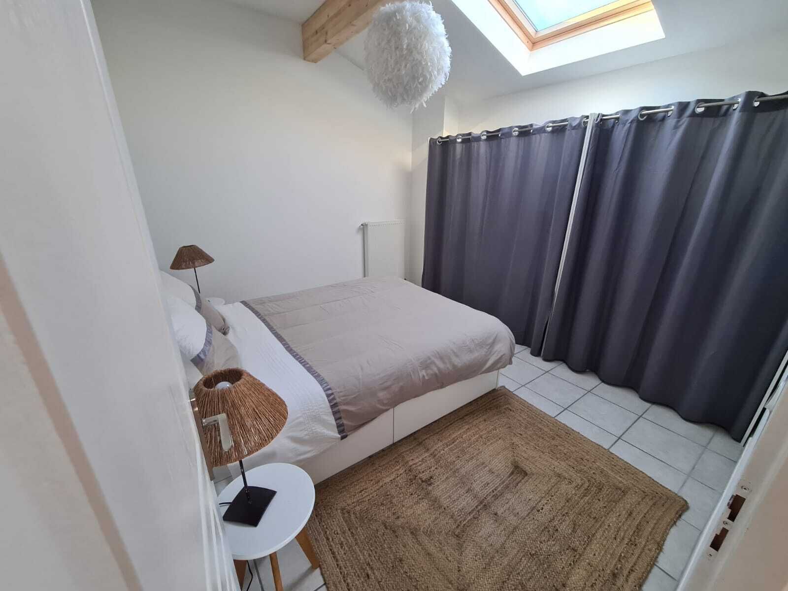 3 Schlafzimmer, Schreibtisch, schallisolierte Zimmer