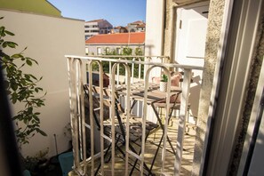 Outdoor dining - Guest H4U - Bonjardim Garden City Center (Porto)