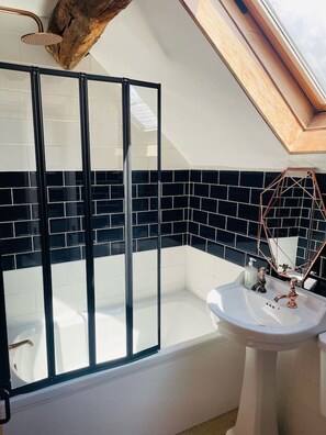 Hair dryer, towels - Country Cottage for 5 people. The Cottage, Wensley (Wensley)