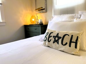 2 bedrooms, free WiFi, bed sheets - Seaside Escape-Art-filled 2 Bd on Town Cove (EASTHAM)