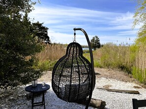 Terrace/patio - Seaside Escape-Art-filled 2 Bd on Town Cove (EASTHAM)