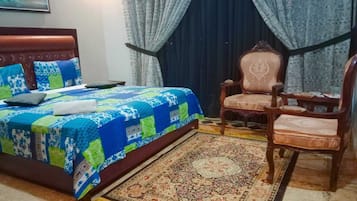 9 Schlafzimmer, Bügeleisen/Bügelbrett, WLAN, Bettwäsche
