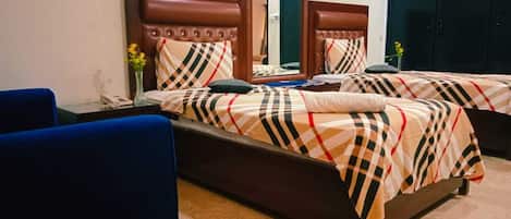 9 bedrooms, iron/ironing board, WiFi, bed sheets