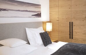 2 bedrooms, in-room safe, travel cot, free WiFi