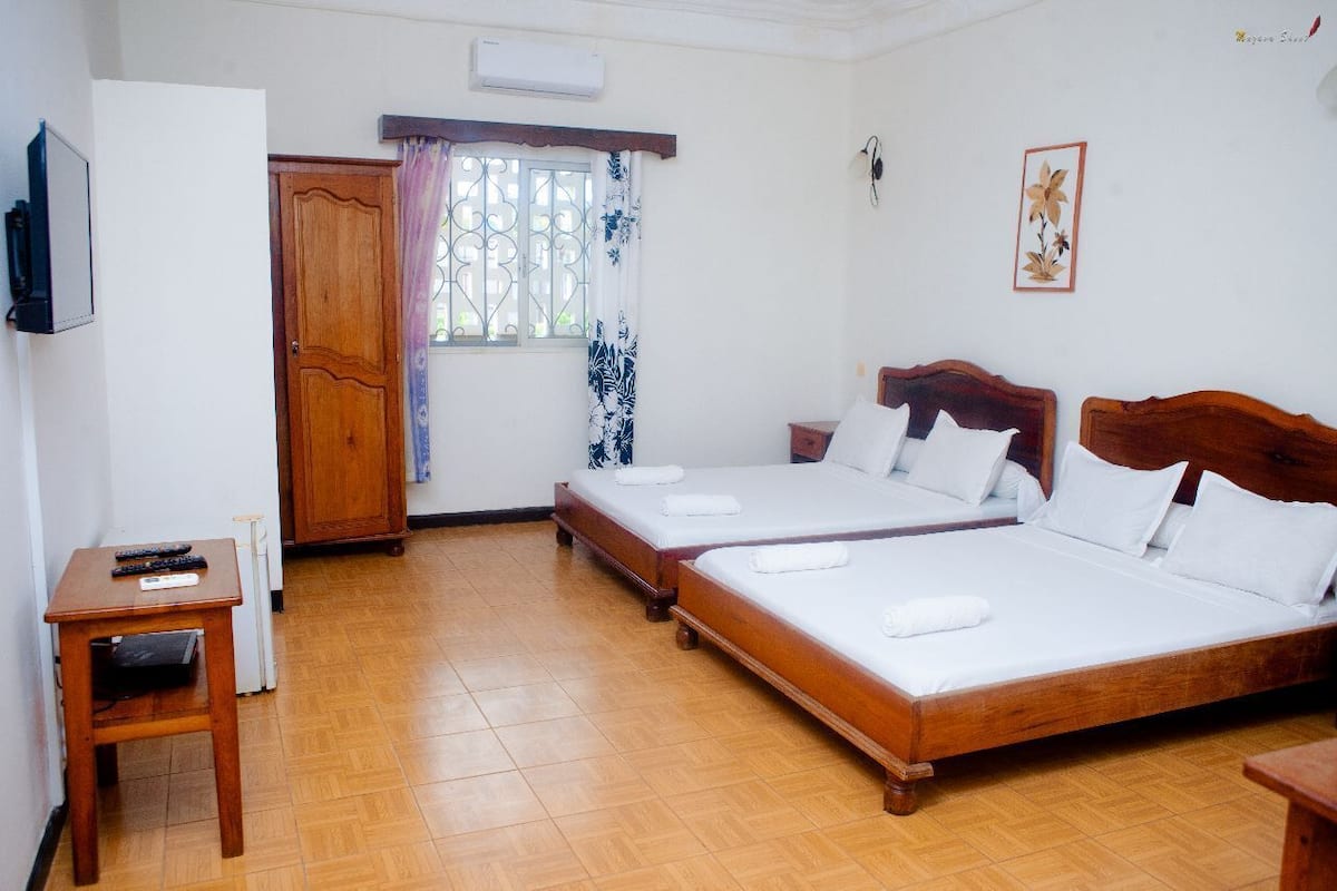 Basic Twin Room | Desk, free WiFi, bed sheets