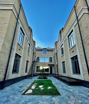 Garden - Alpha Plaza (Tashkent)