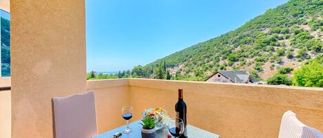 Deluxe Triple Room | Terrace/patio