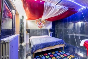 4 bedrooms, WiFi, bed sheets