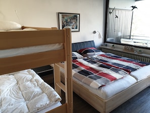 1 bedroom, iron/ironing board, travel cot, free WiFi