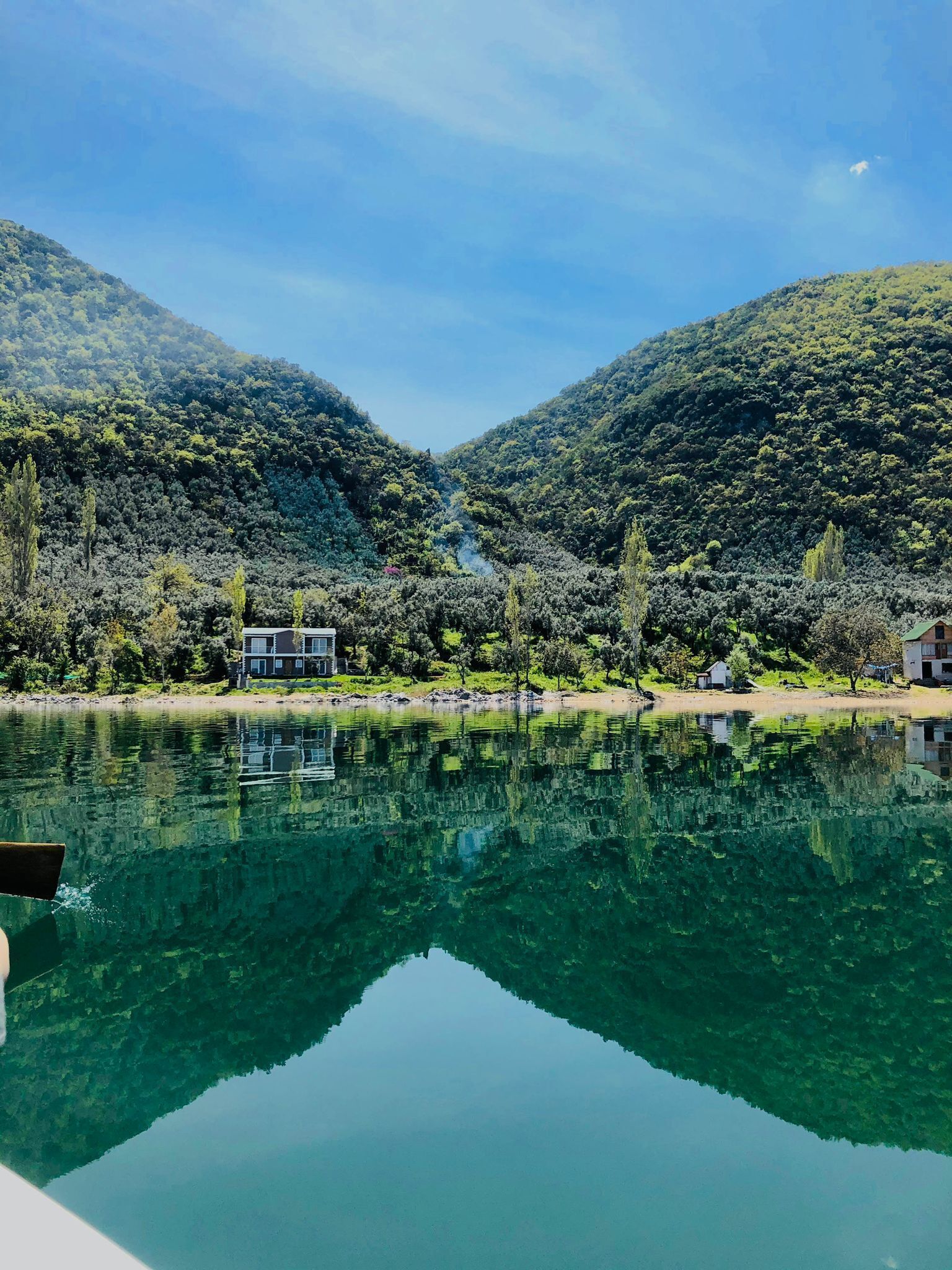 Iznik Sunshine Lake House with stunning views