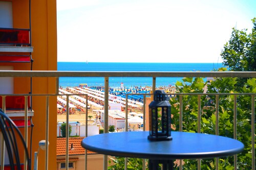 Leone-Apartments mit Meerblick an der Küste von Rimini