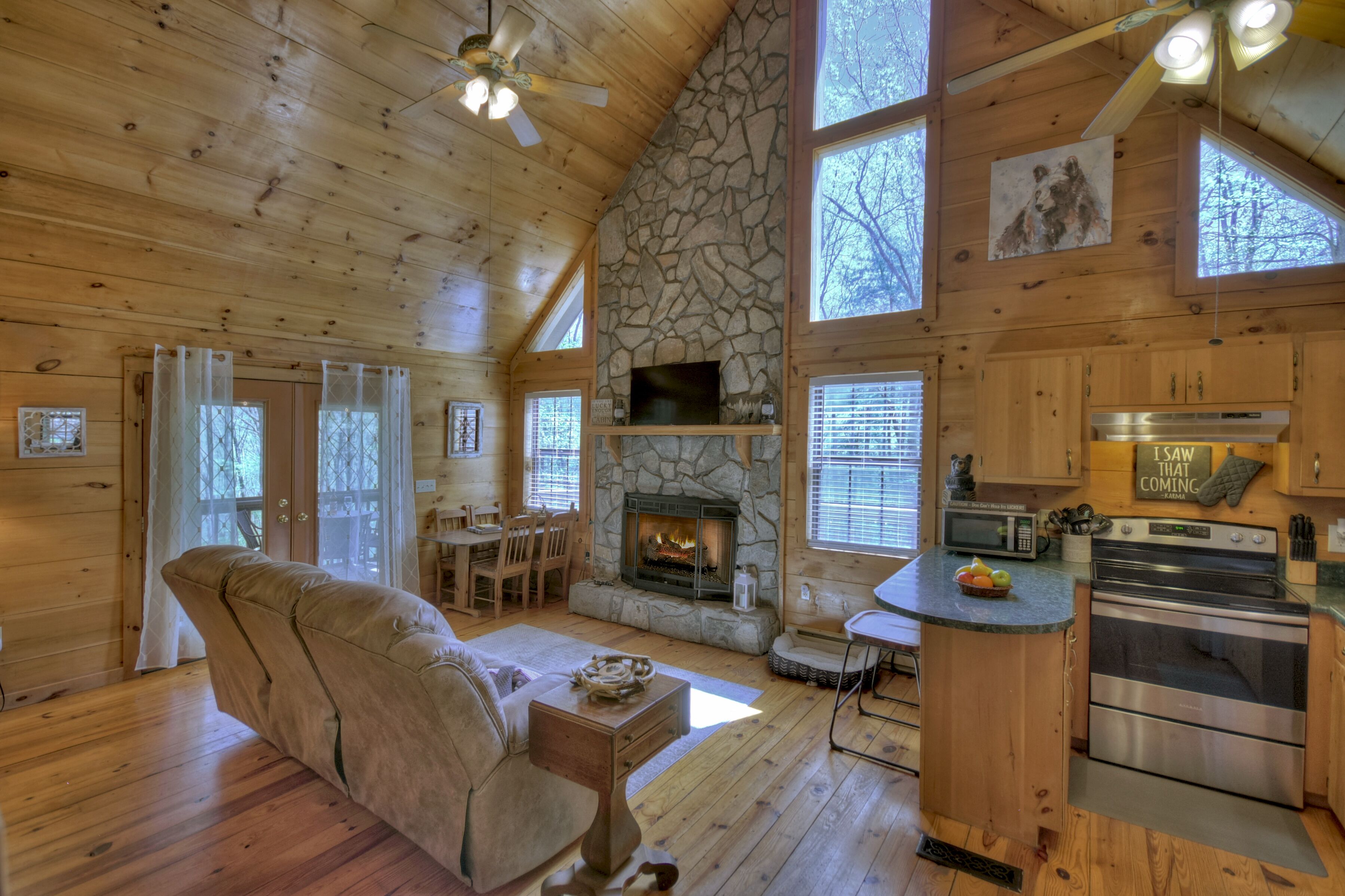 Big Bear Hideaway is pet friendly with a Mountain view, hot tub, firepit, WiFi and large screened porch