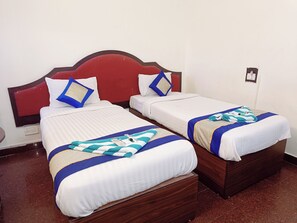 Premium bedding, down duvets, free WiFi - The Dolphin Park Hotel (Chennai)