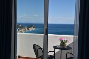 Suite Junior, vista mare | Terrazza/patio