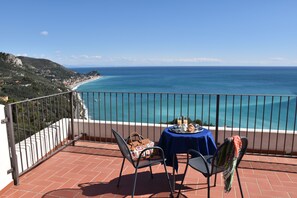 Panoramic Suite, Sea View | Terrace/patio - La Gioiosa (Finale Ligure)