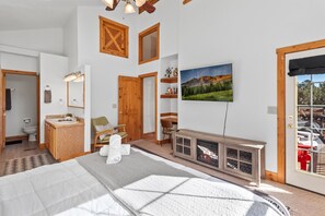 3 chambres, fer et planche à repasser, Wi-Fi gratuit, draps fournis