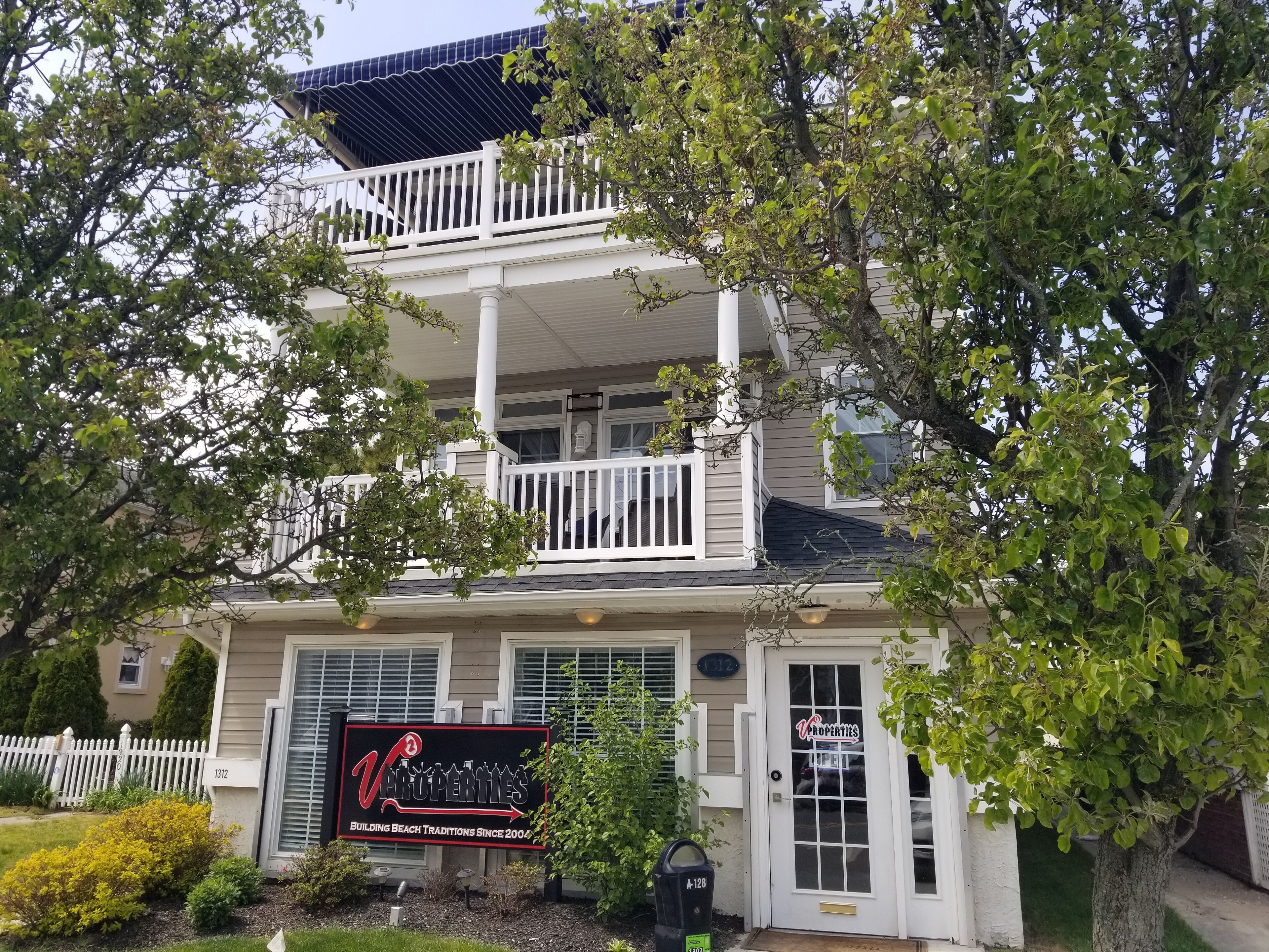 3 Bedroom, 2 Bath Condo that sleeps 8