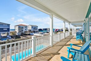 Property grounds - Experience ocean views at 7 Green Pelicans in Oak Island, with 7 bedrooms for 24 guests. (Oak Island)