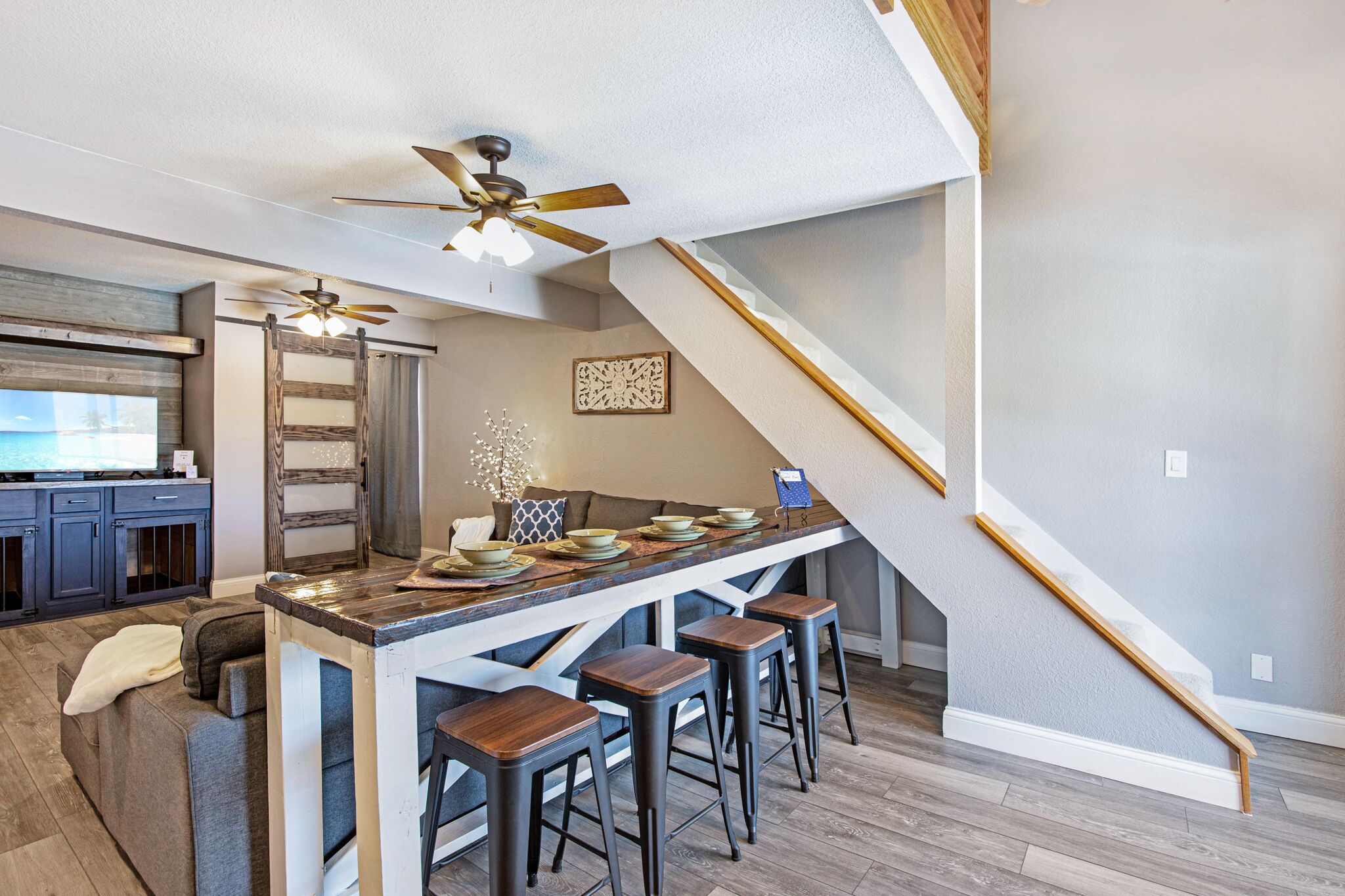 Pet Friendly Unique Condo- Built in Bunks and Loft
