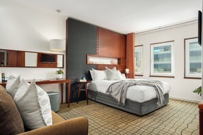Habitación Deluxe | Caja de seguridad en la habitación y escritorio 