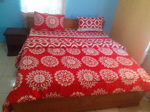 エグゼクティブ ルーム | 客室ごとに異なる装飾、客室ごとに異なるインテリア、デスク、ノートパソコン用作業スペース