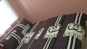 Decoración personalizada, muebles diferentes y escritorio